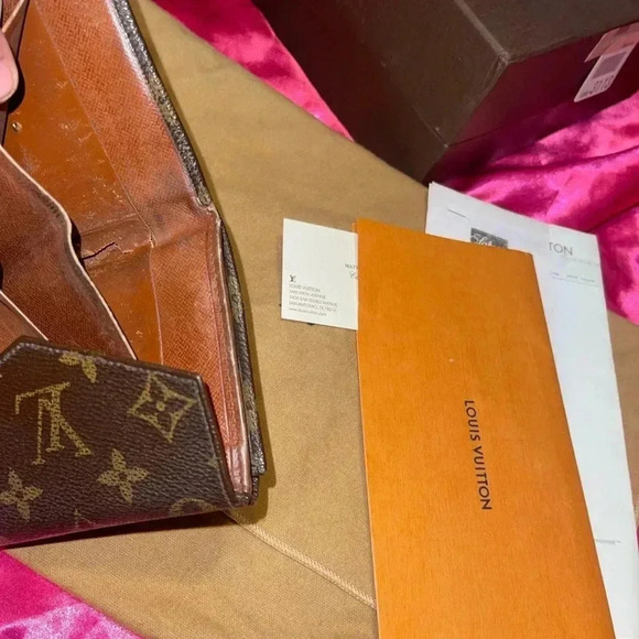 AUTHENTIC VINTAGE LOUIS VUITTON TRAVEL BUM BAG - Picture 10 of 13